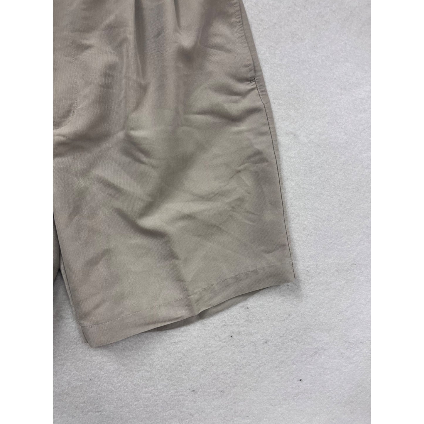International Tour Taupe Pleated Shorts Size 40 #581A