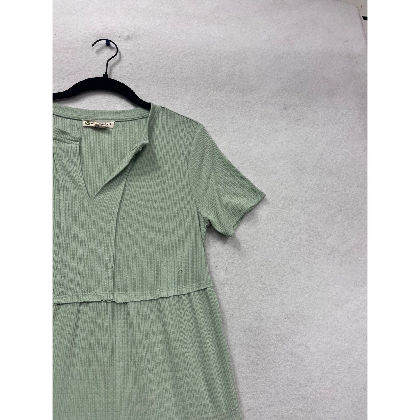Akini Tiered A-Line Dress Size S Light Green Short Sleeve #576A