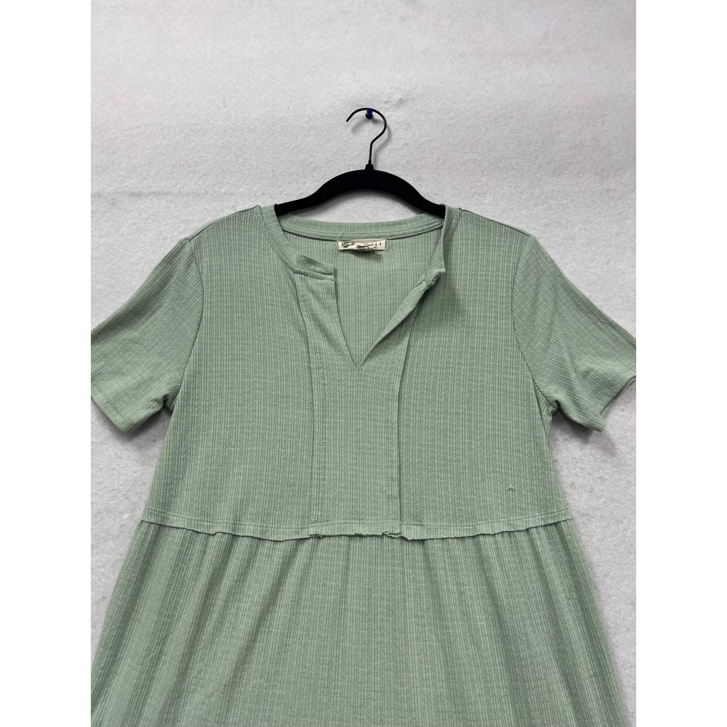 Akini Tiered A-Line Dress Size S Light Green Short Sleeve #576A