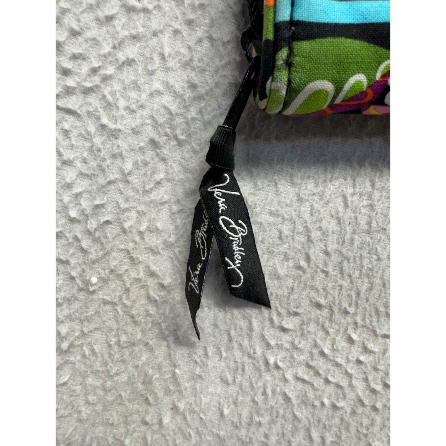 Vera Bradley Floral Quilted Zip Around Wallet With Turnlock Closure 44B