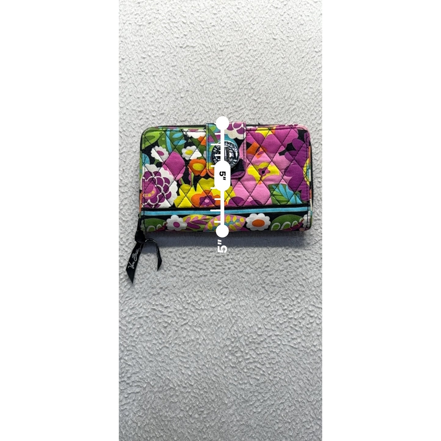 Vera Bradley Floral Quilted Zip Around Wallet With Turnlock Closure 44B