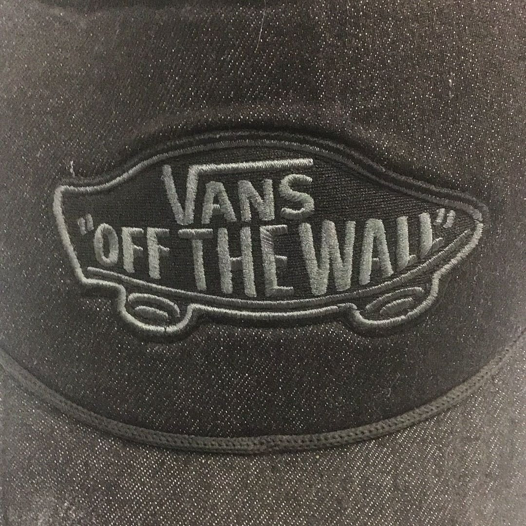Vans “Off the Wall” hat