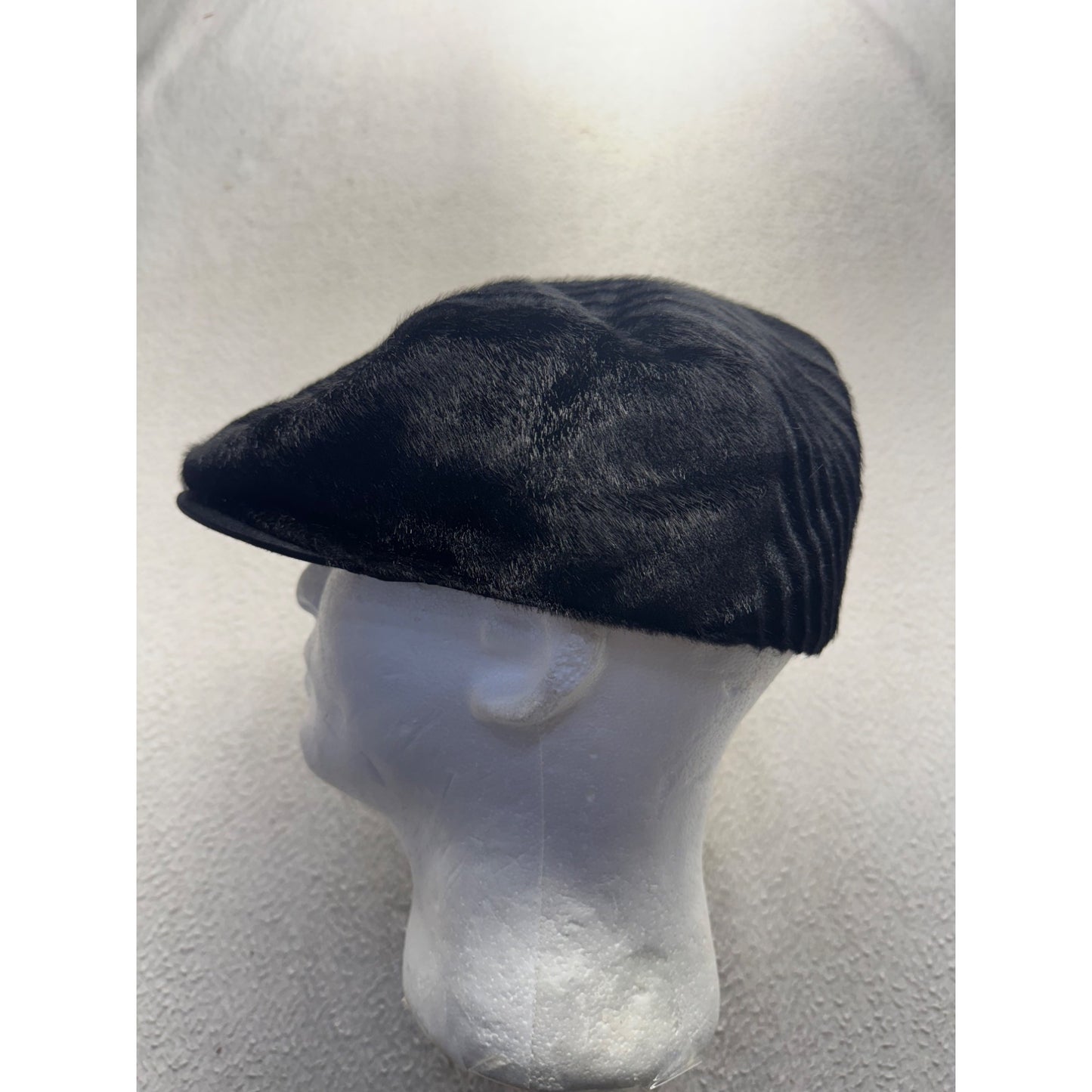 Black Faux Fur Textured Newsboy Cap With Satin Lining 365B