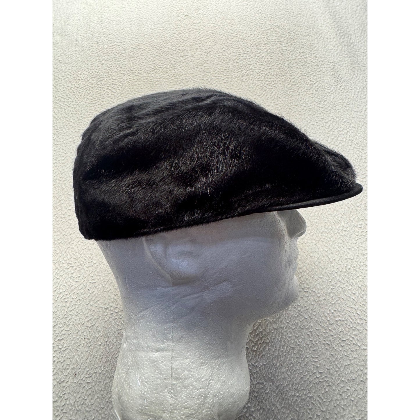 Black Faux Fur Textured Newsboy Cap With Satin Lining 365B