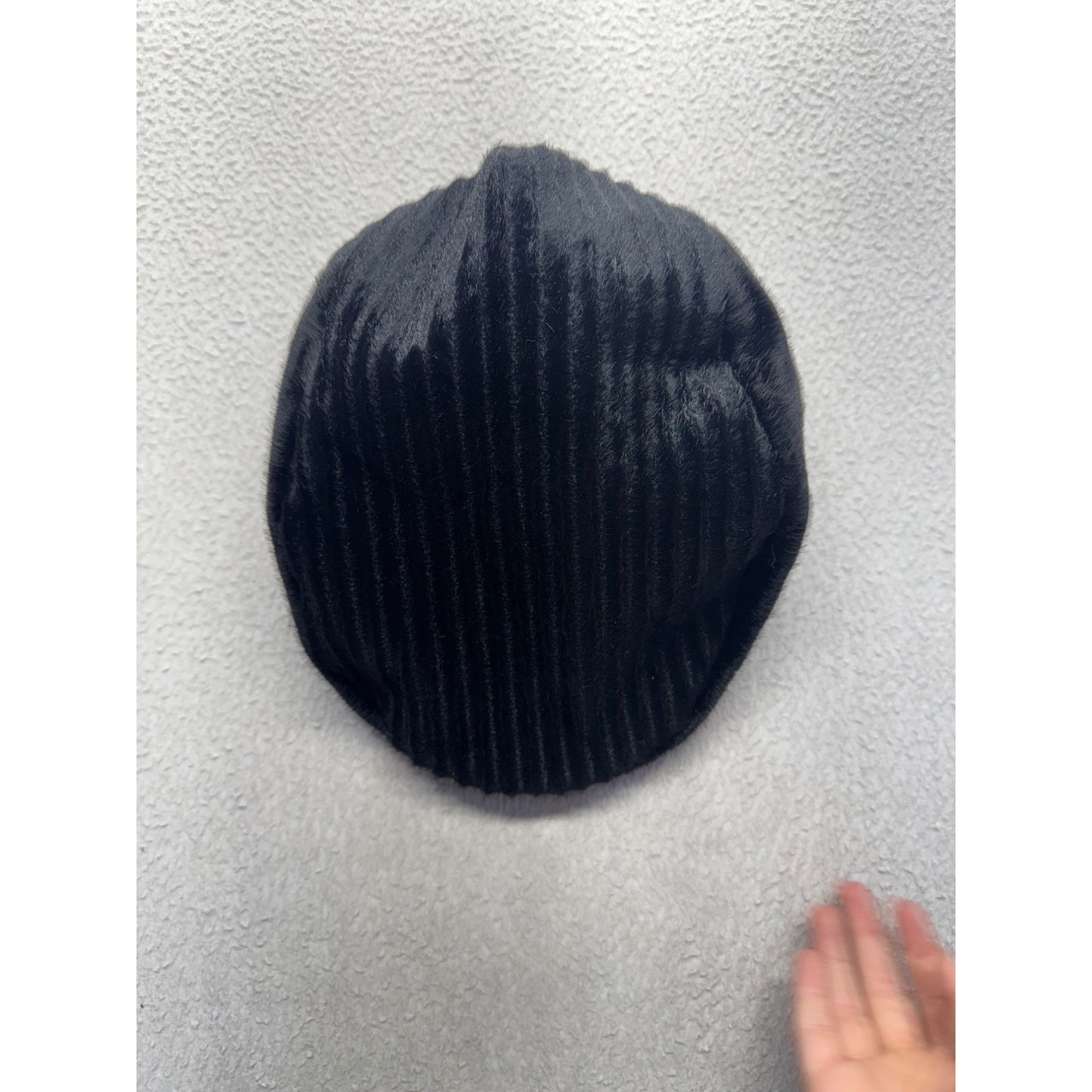 Black Faux Fur Textured Newsboy Cap With Satin Lining 365B