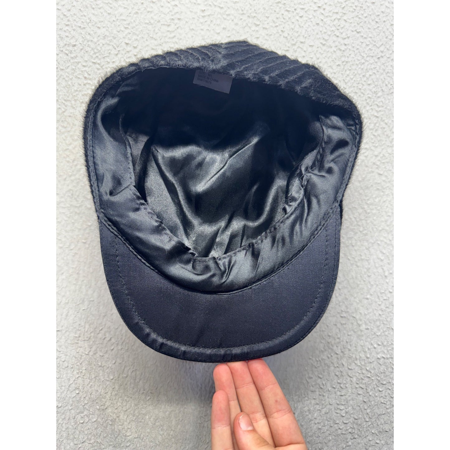 Black Faux Fur Textured Newsboy Cap With Satin Lining 365B