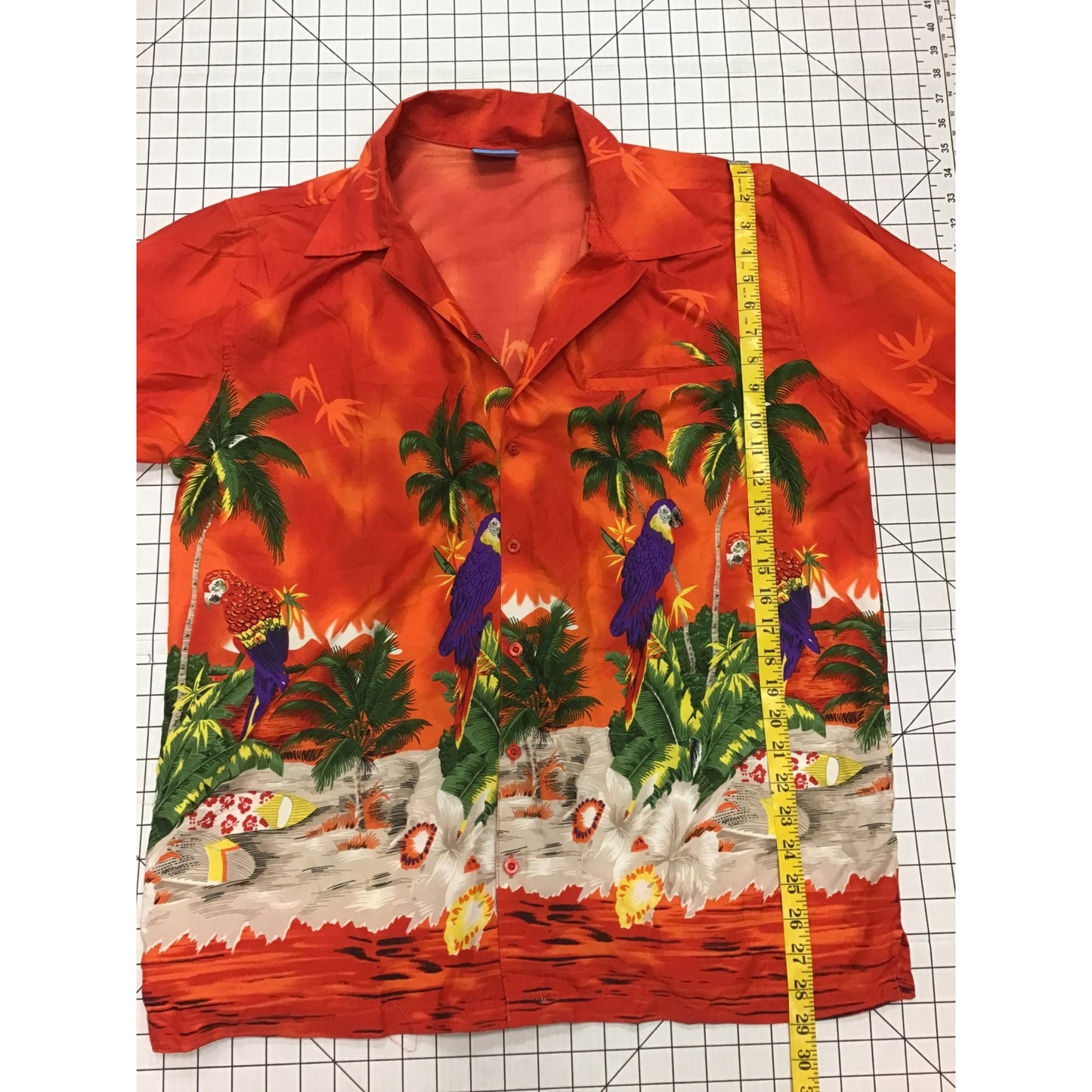 Men’s Lightweight Tropical ButtonUp