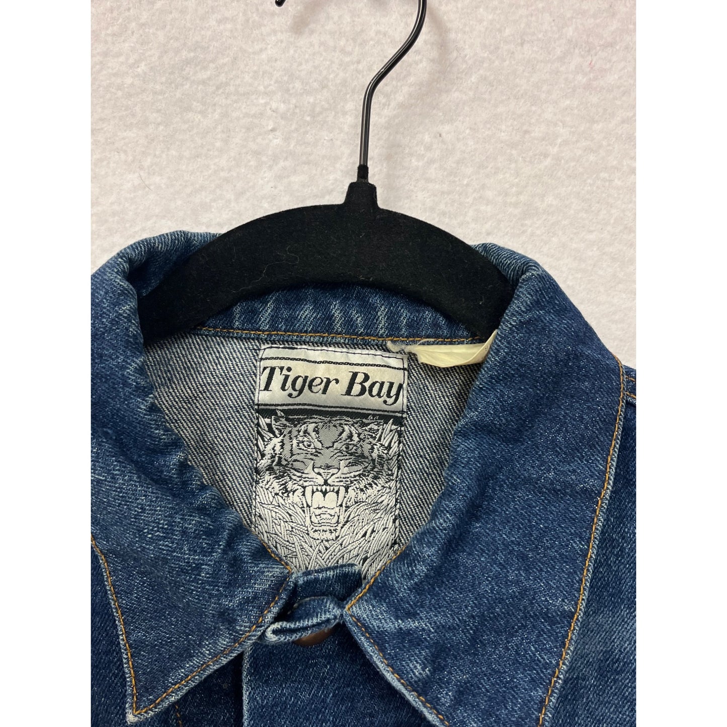 Vintage Tiger Bay Womens Denim Jacket M / L Dark Wash 100% Cotton Button-Up Front & Pockets #6935