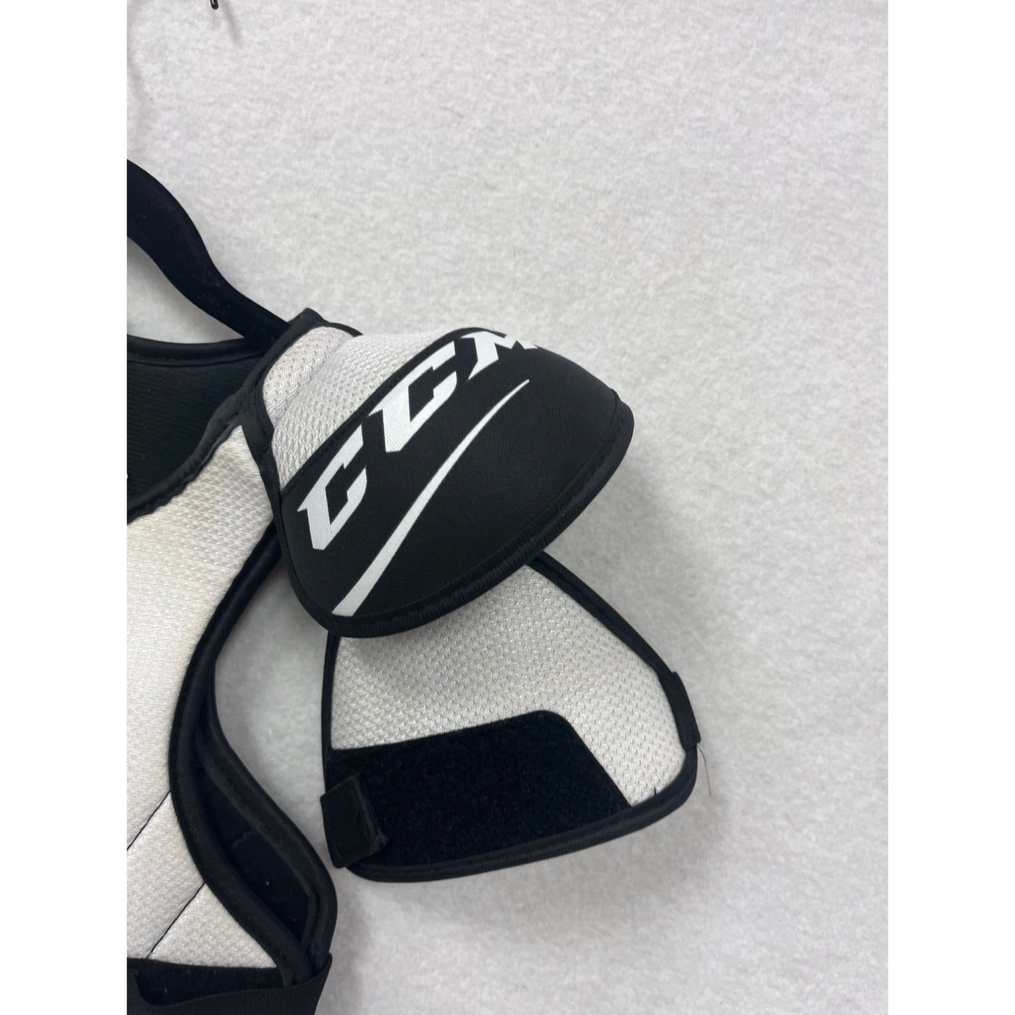 CCM YT Large LTP Youth Shoulder Pads Hockey Gear #6325