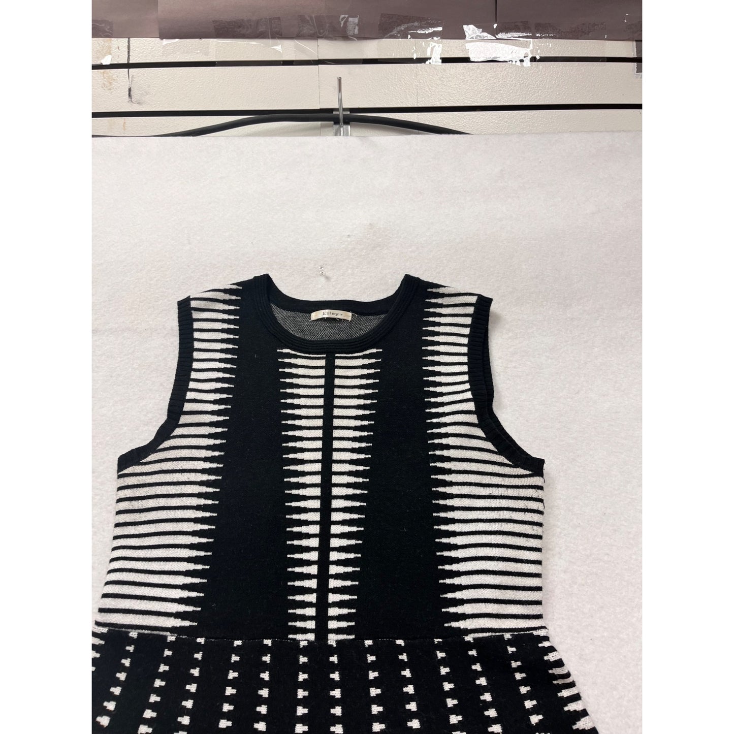 Esley Black & White Sleeveless A-Line Dress With Geometric Pattern #403A