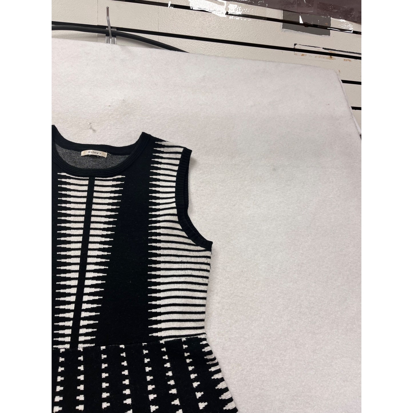 Esley Black & White Sleeveless A-Line Dress With Geometric Pattern #403A