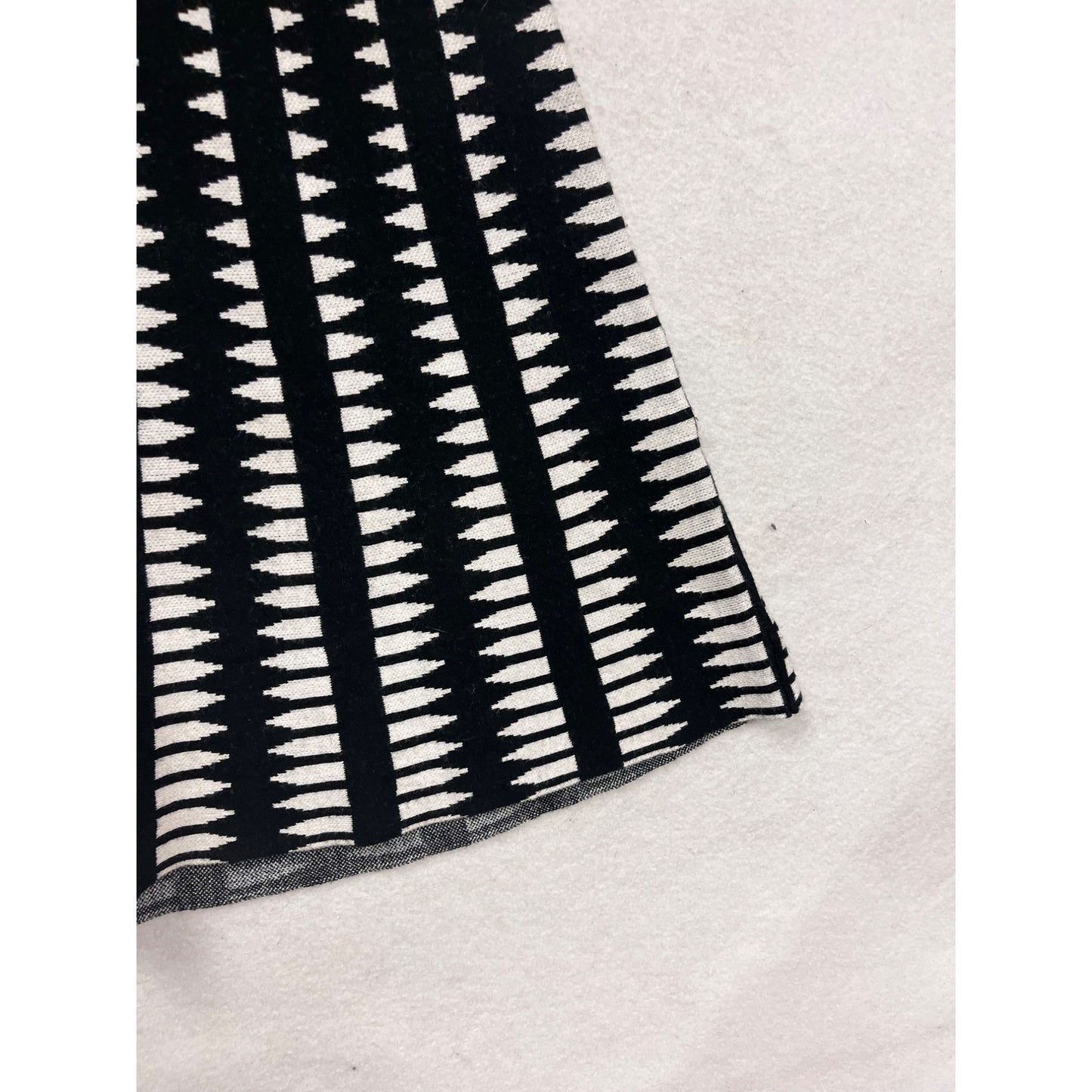 Esley Black & White Sleeveless A-Line Dress With Geometric Pattern #403A