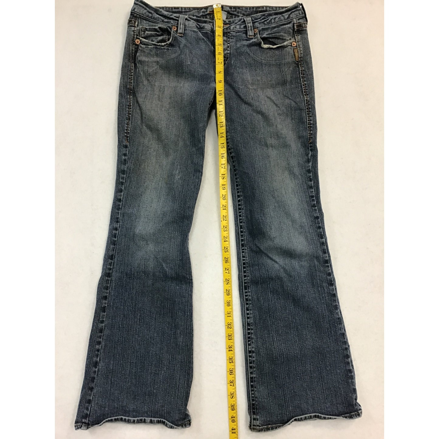 Women’s low rise jeans