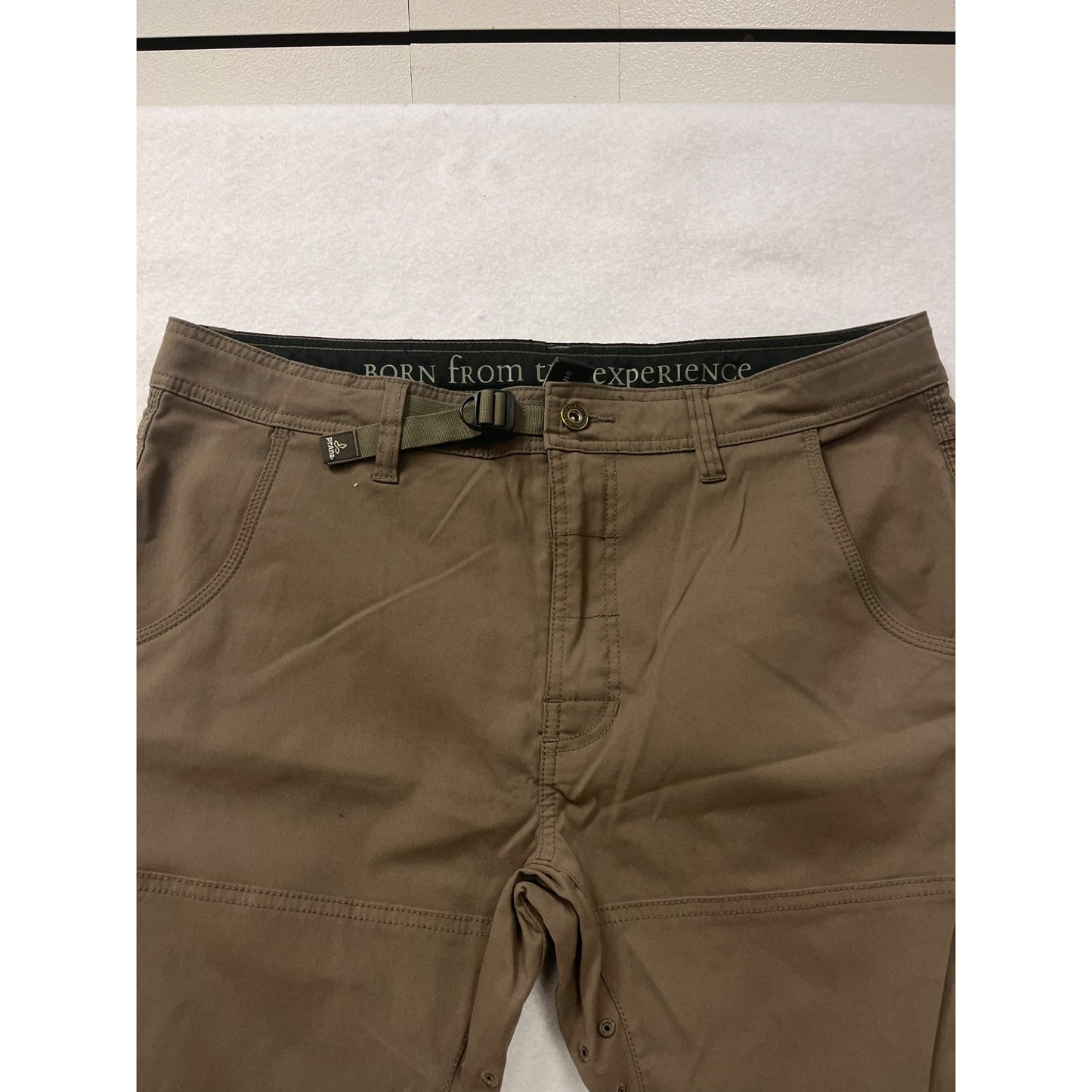 Men’s Prana Cargo Style Pants #2981
