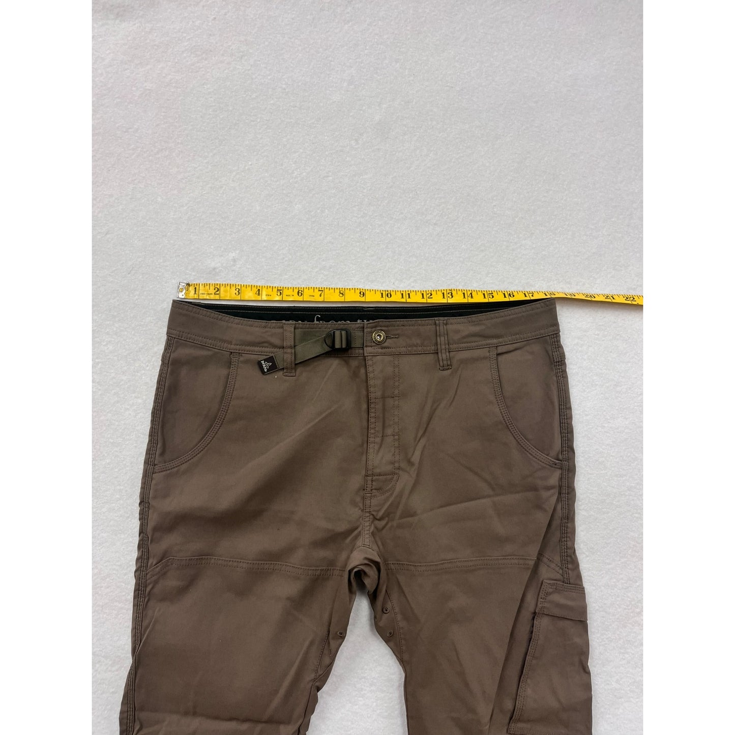 Men’s Prana Cargo Style Pants #2981