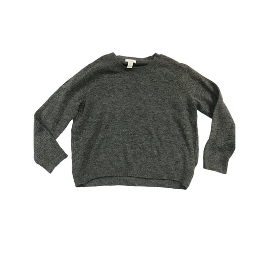 Women’s flattering sweater