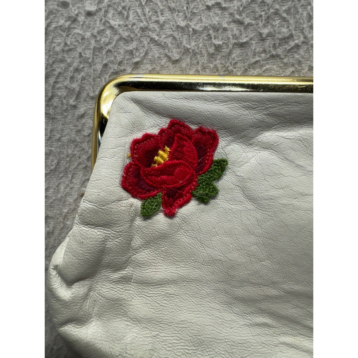 Vintage White Leather Coin Purse With Floral Embroidery 42B