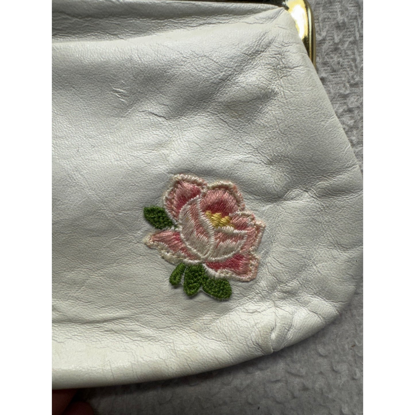 Vintage White Leather Coin Purse With Floral Embroidery 42B