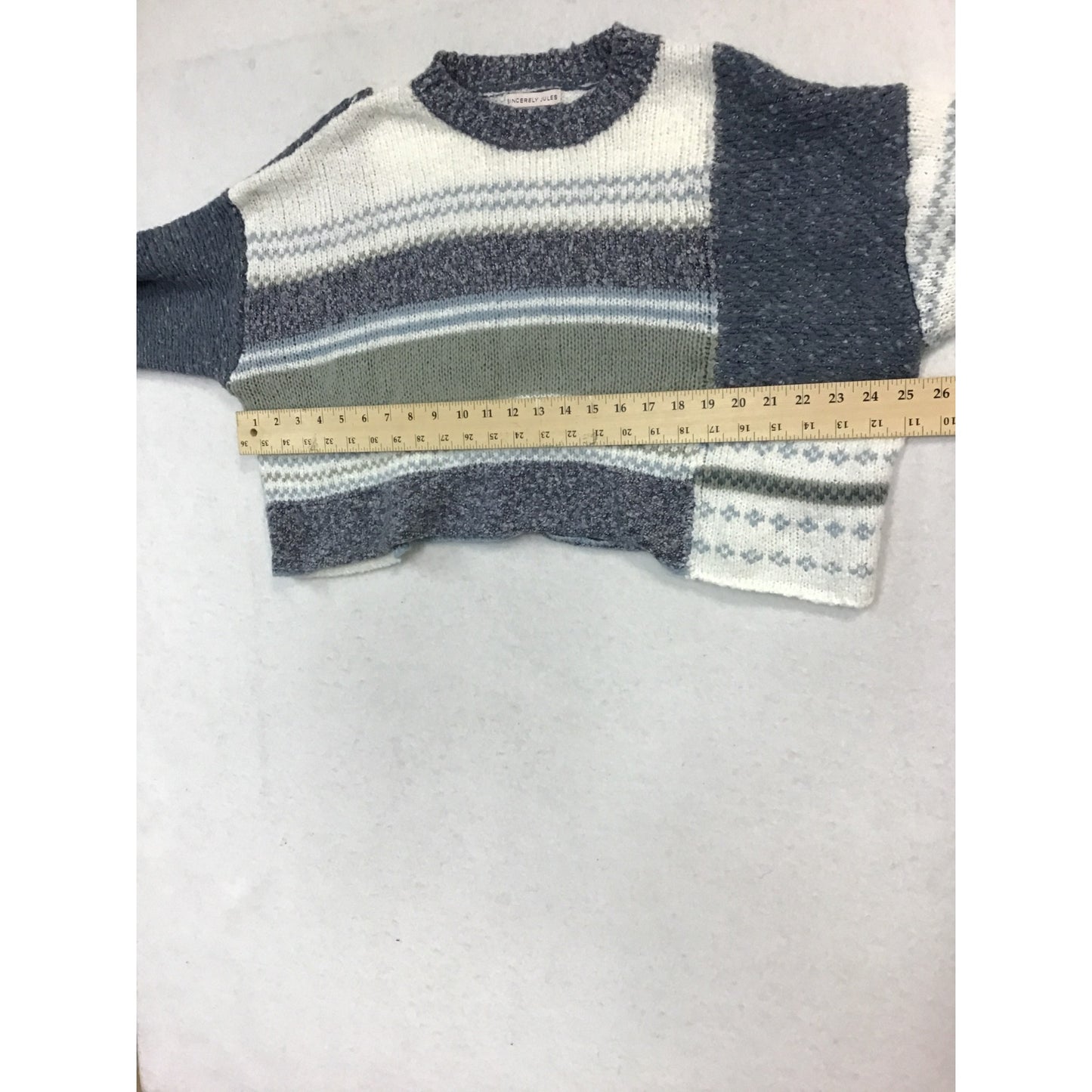 Women’s flattering sweater