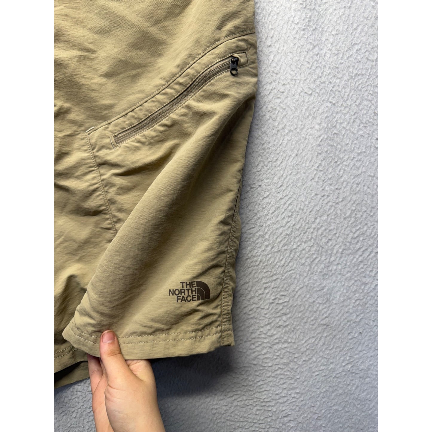 The North Face Mens Beige Nylon Utility Cargo Shorts Size XXL #9503