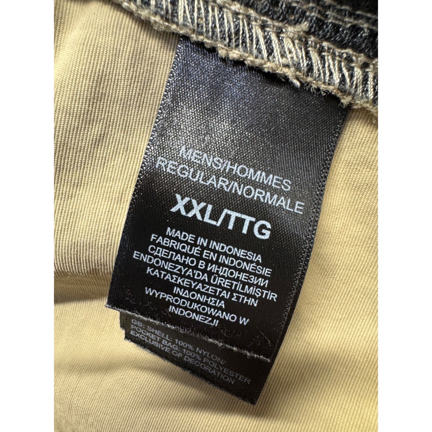 The North Face Mens Beige Nylon Utility Cargo Shorts Size XXL #9503