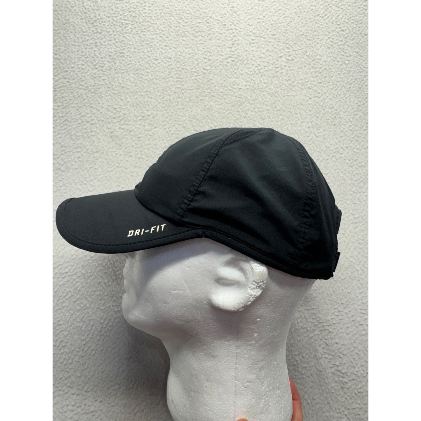 Nike Dri-Fit Black Featherlight Cap #7890
