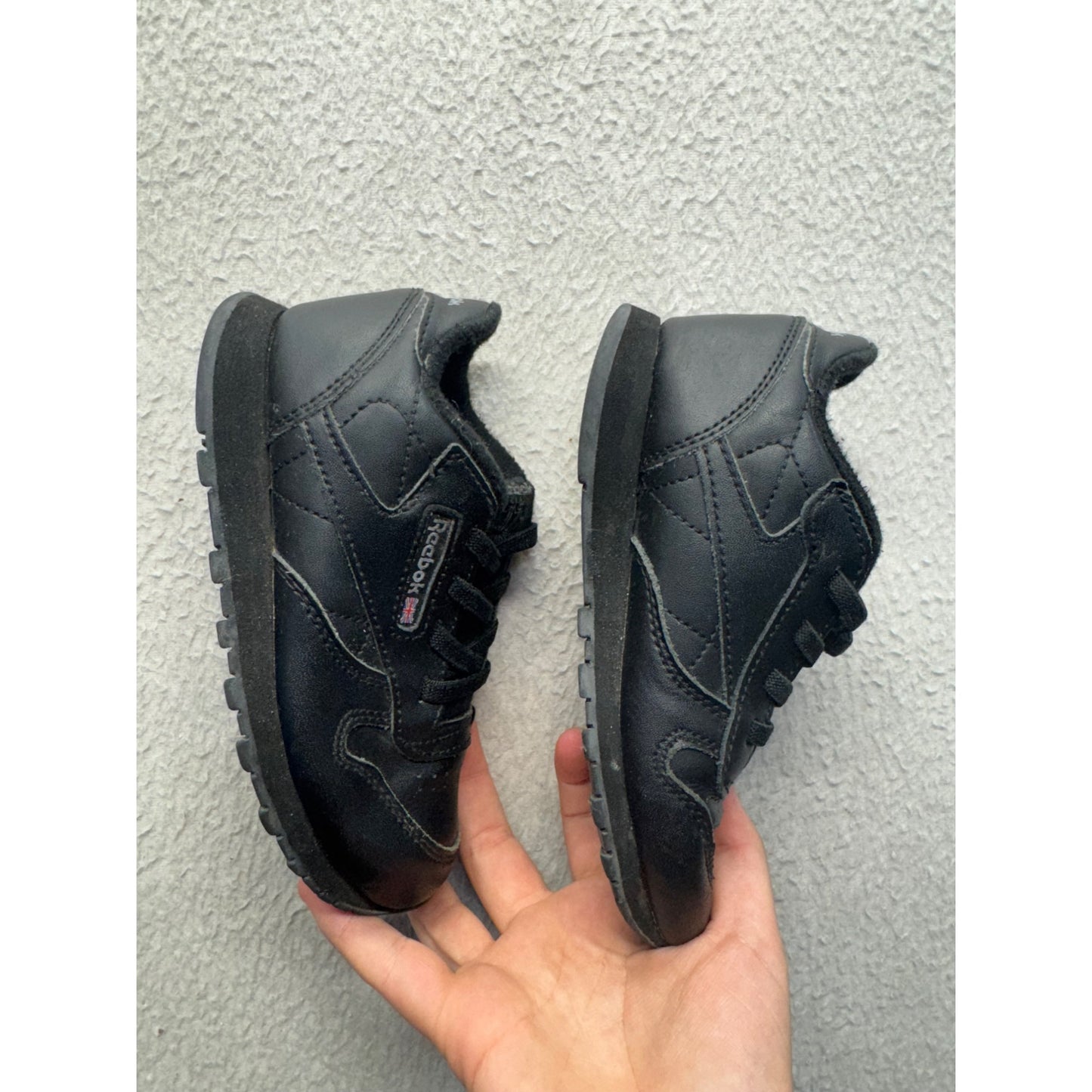Reebok Classic Kids Black Leather Sneakers #384B