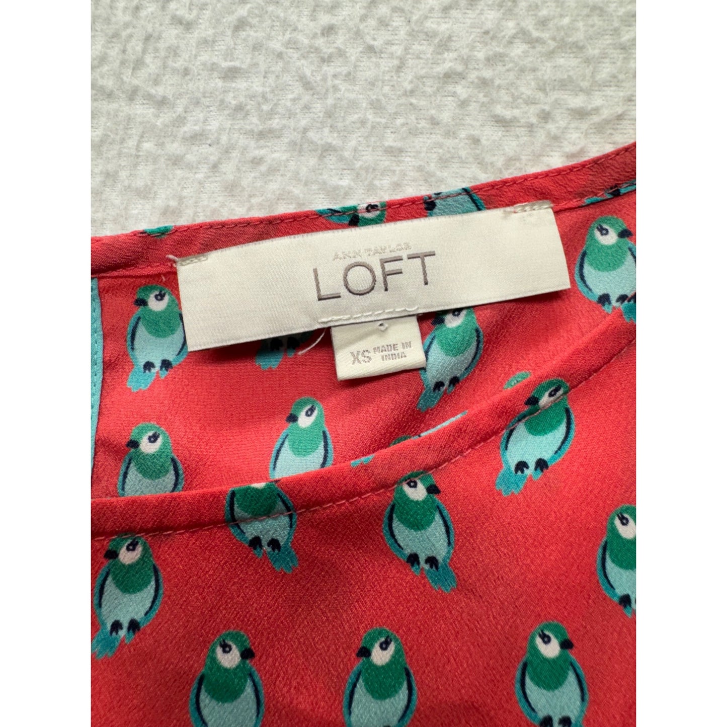 Ann Taylor Loft XS Red Sleeveless Parrot Print Top Green/Blue Hem #9303