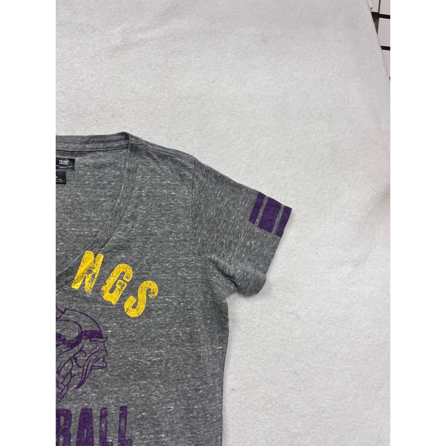 Minnesota Vikings V-Neck T-Shirt L NFL Team Apparel Gray #286A