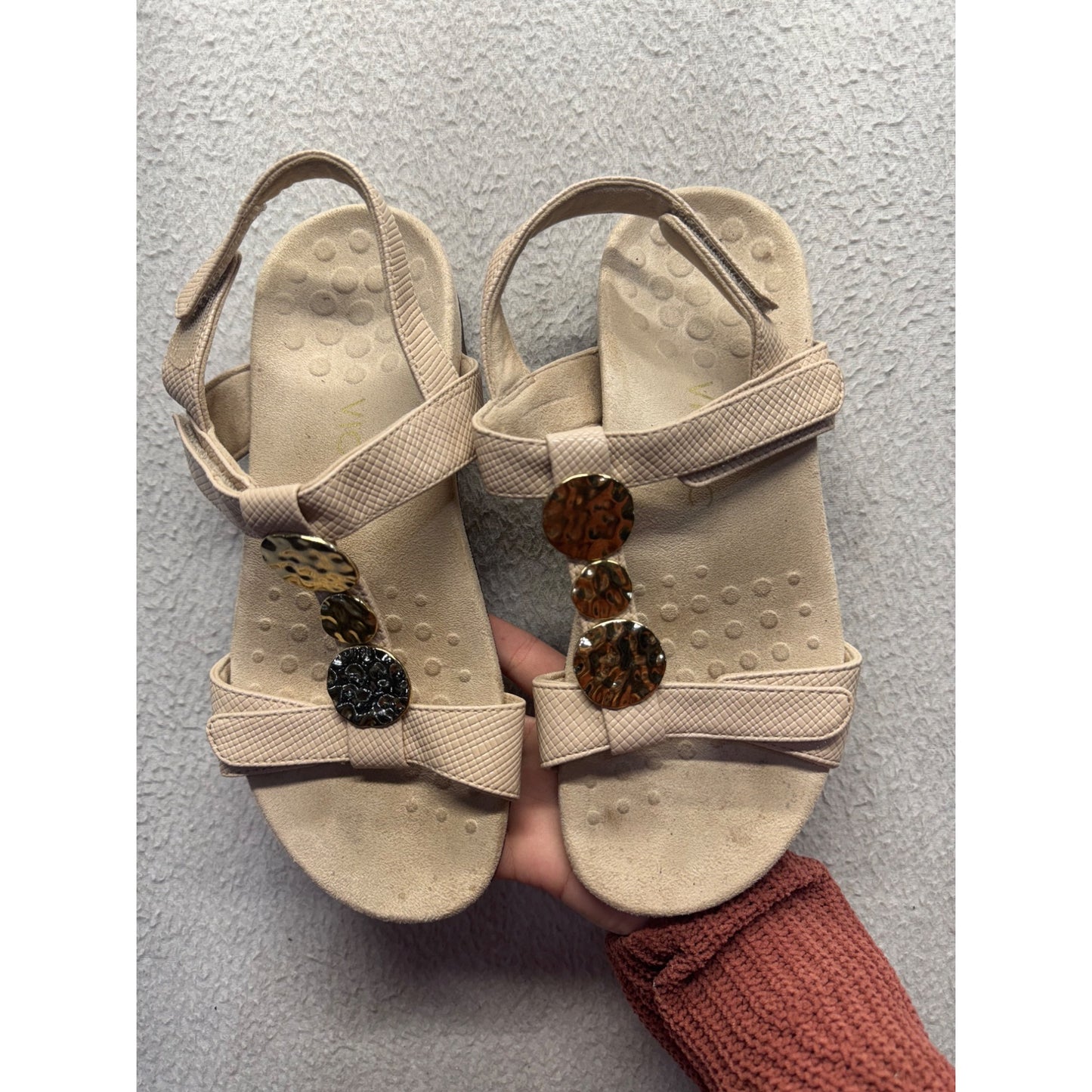 Vionic Orthotic Beige Leather Sandals With Decorative Metallic Discs #80B