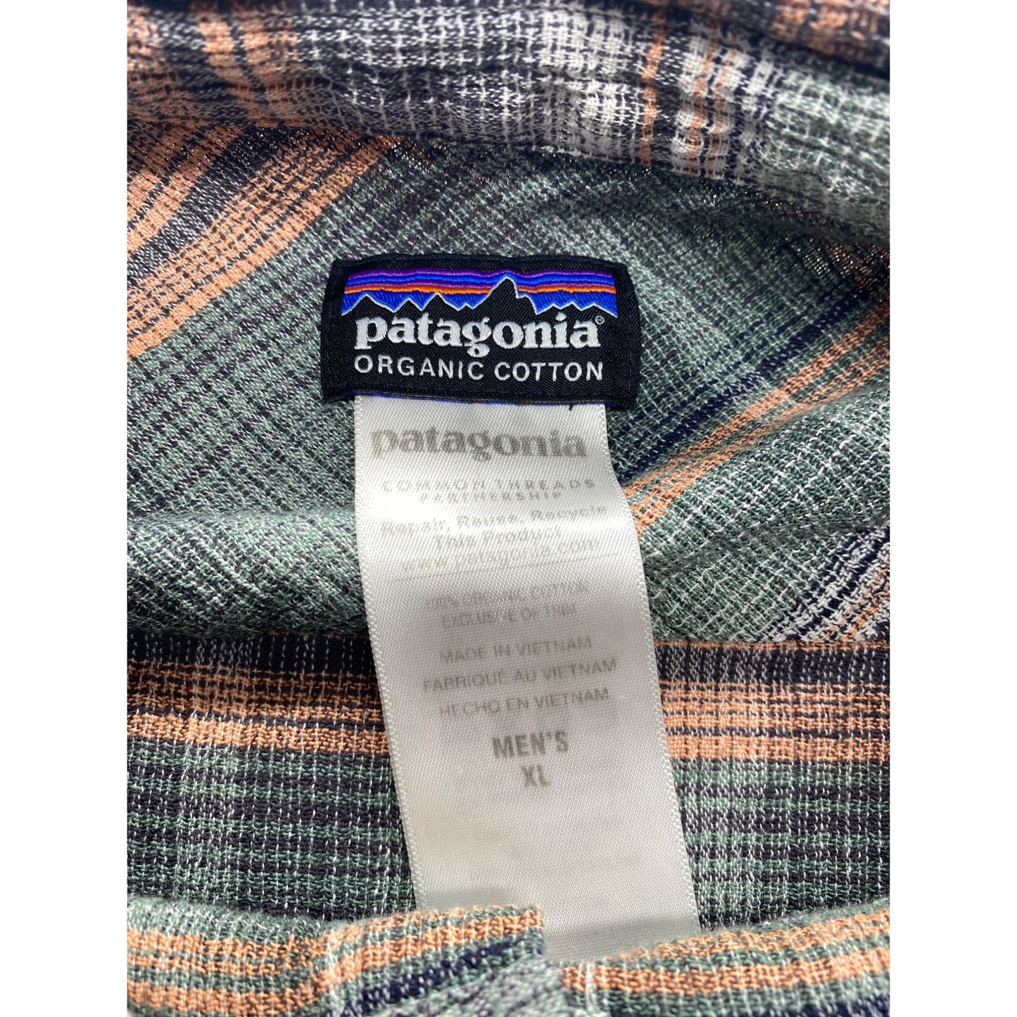 Lightweight Men’s Patagonia Button up #3983