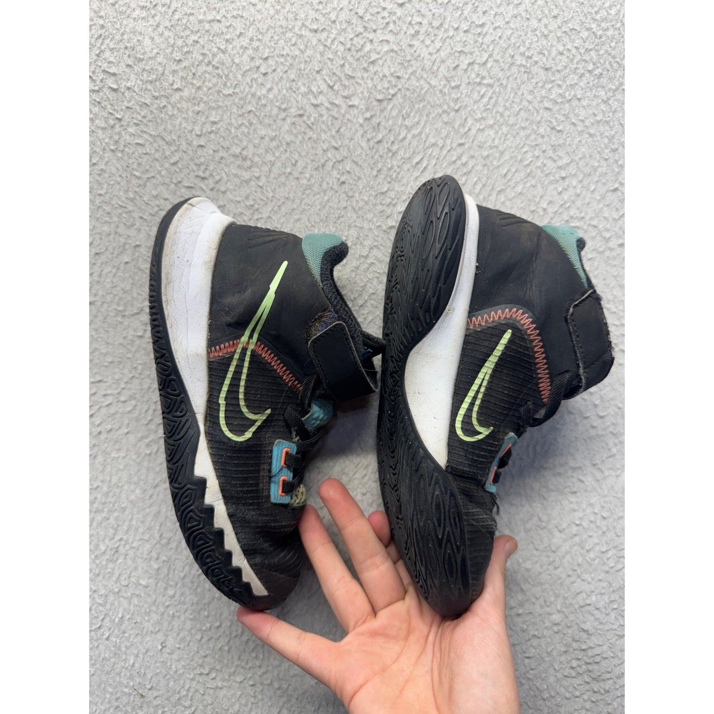 Nike Kyrie Flytrap Kids Basketball Shoes Black/Green 12C #380B