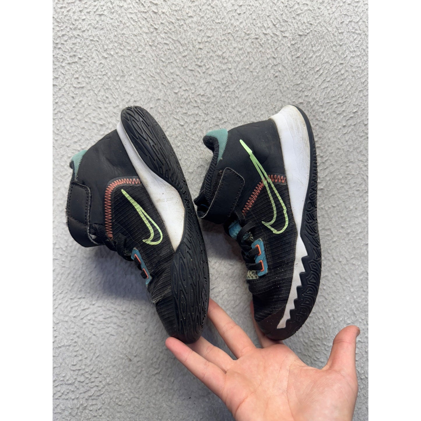 Nike Kyrie Flytrap Kids Basketball Shoes Black/Green 12C #380B