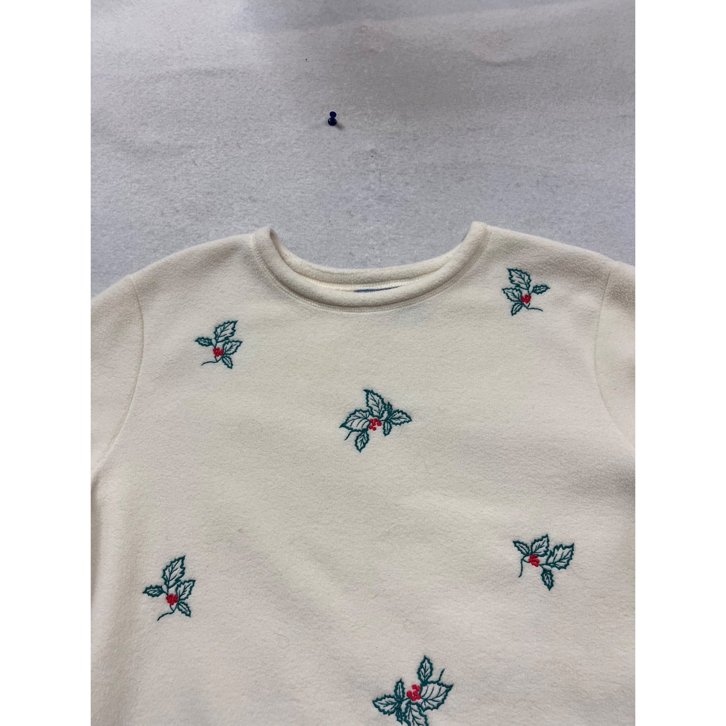 Holiday Editions Large Cream Fleece Pullover #999A