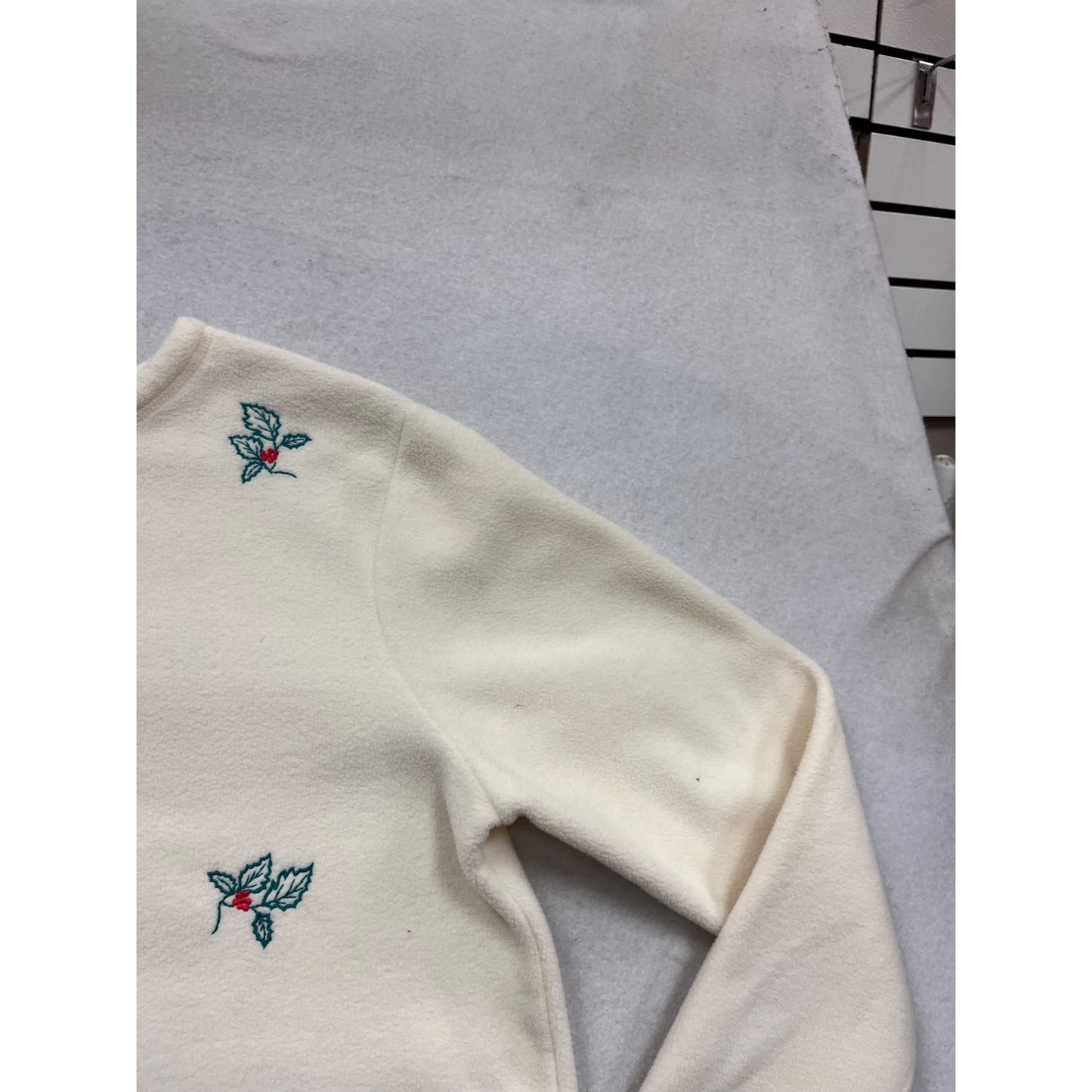 Holiday Editions Large Cream Fleece Pullover #999A