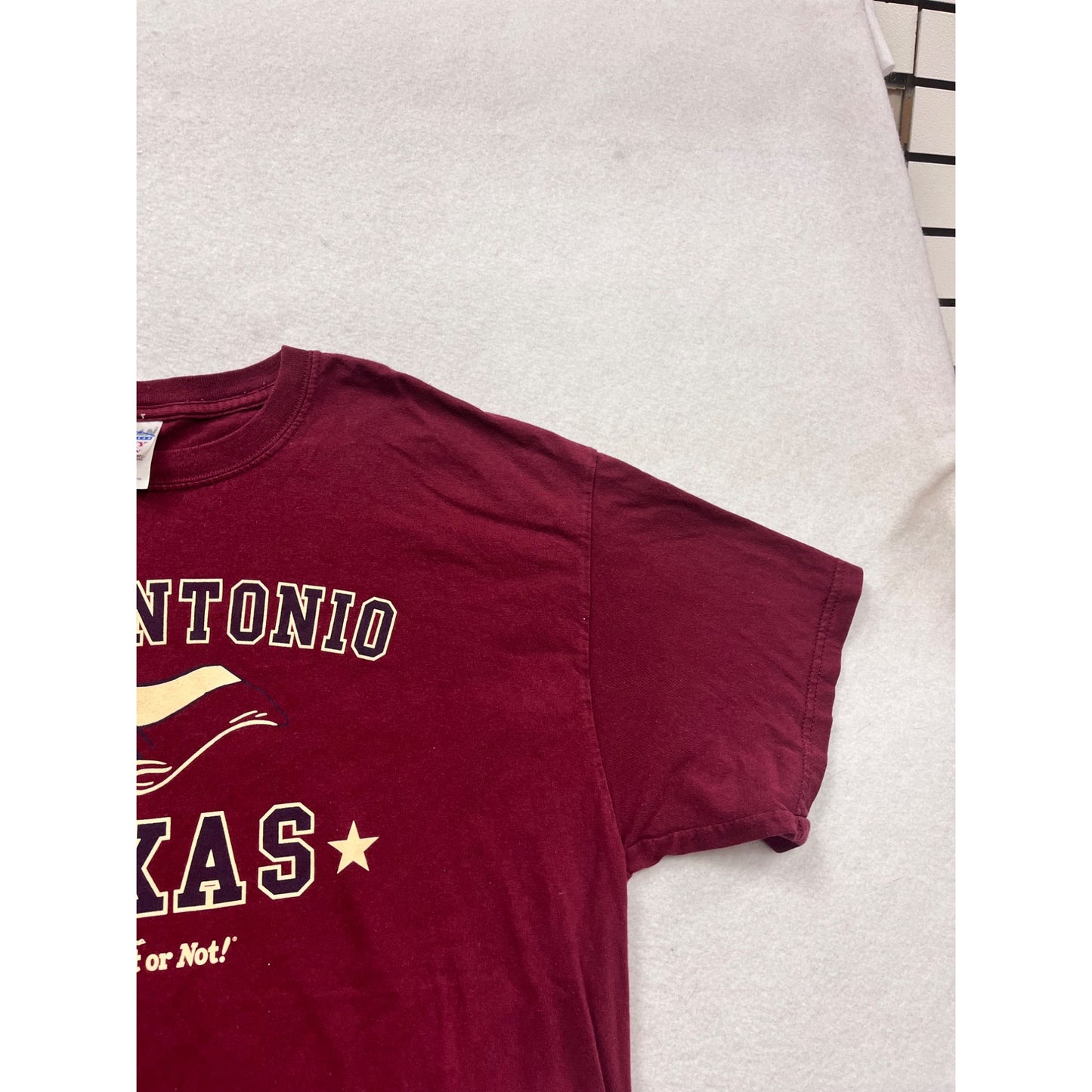 Gildan San Antonio Texas Ripleys Believe It Or Not T-Shirt XL #558A