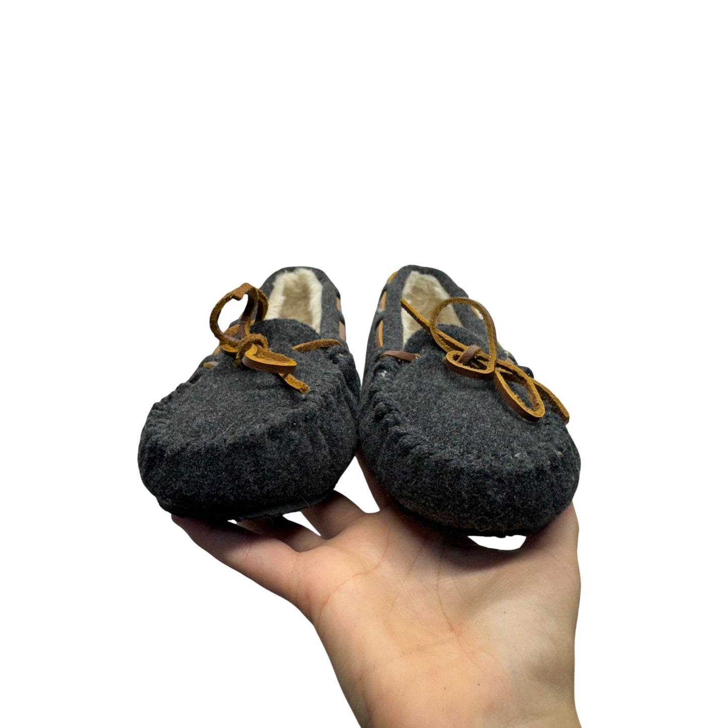 Minnetonka Womens Gray Wool Lined Moccasin Slippers With Lace Accents #9520