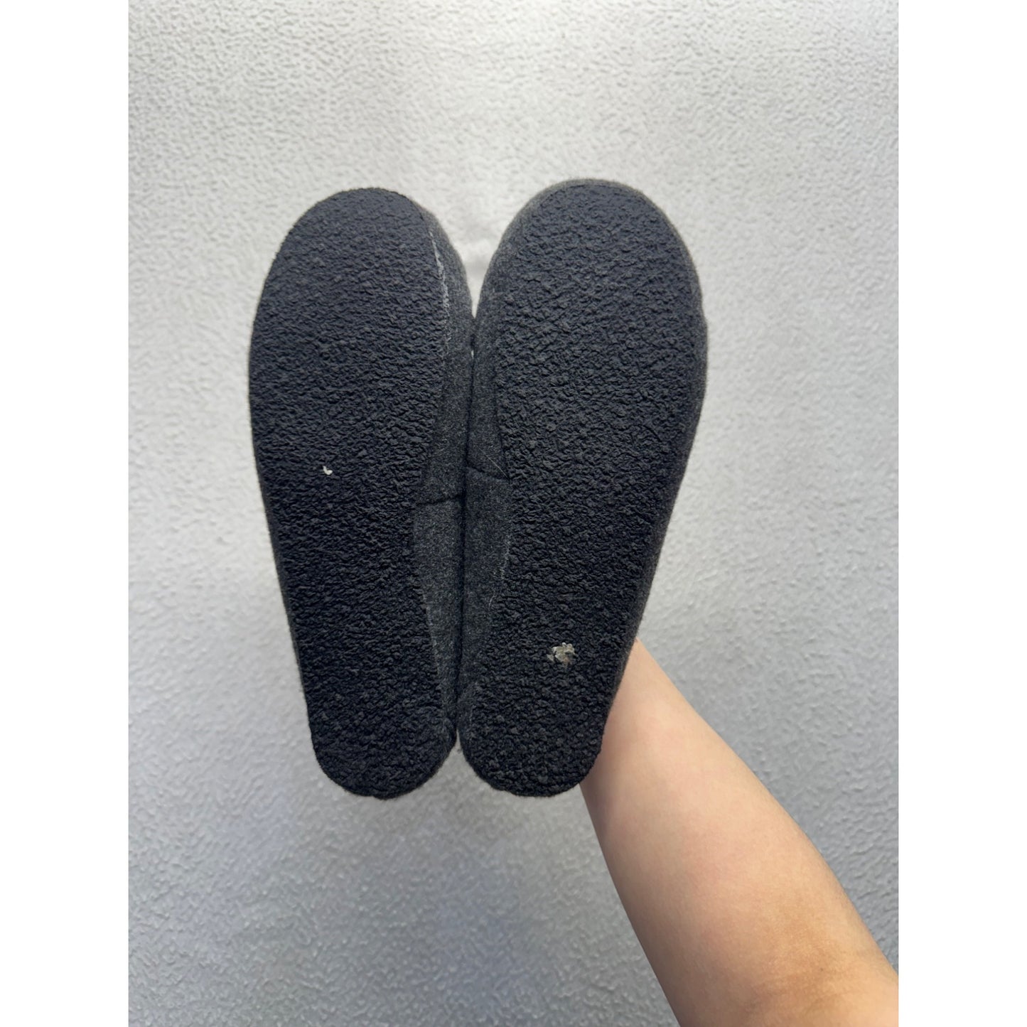 Minnetonka Womens Gray Wool Lined Moccasin Slippers With Lace Accents #9520