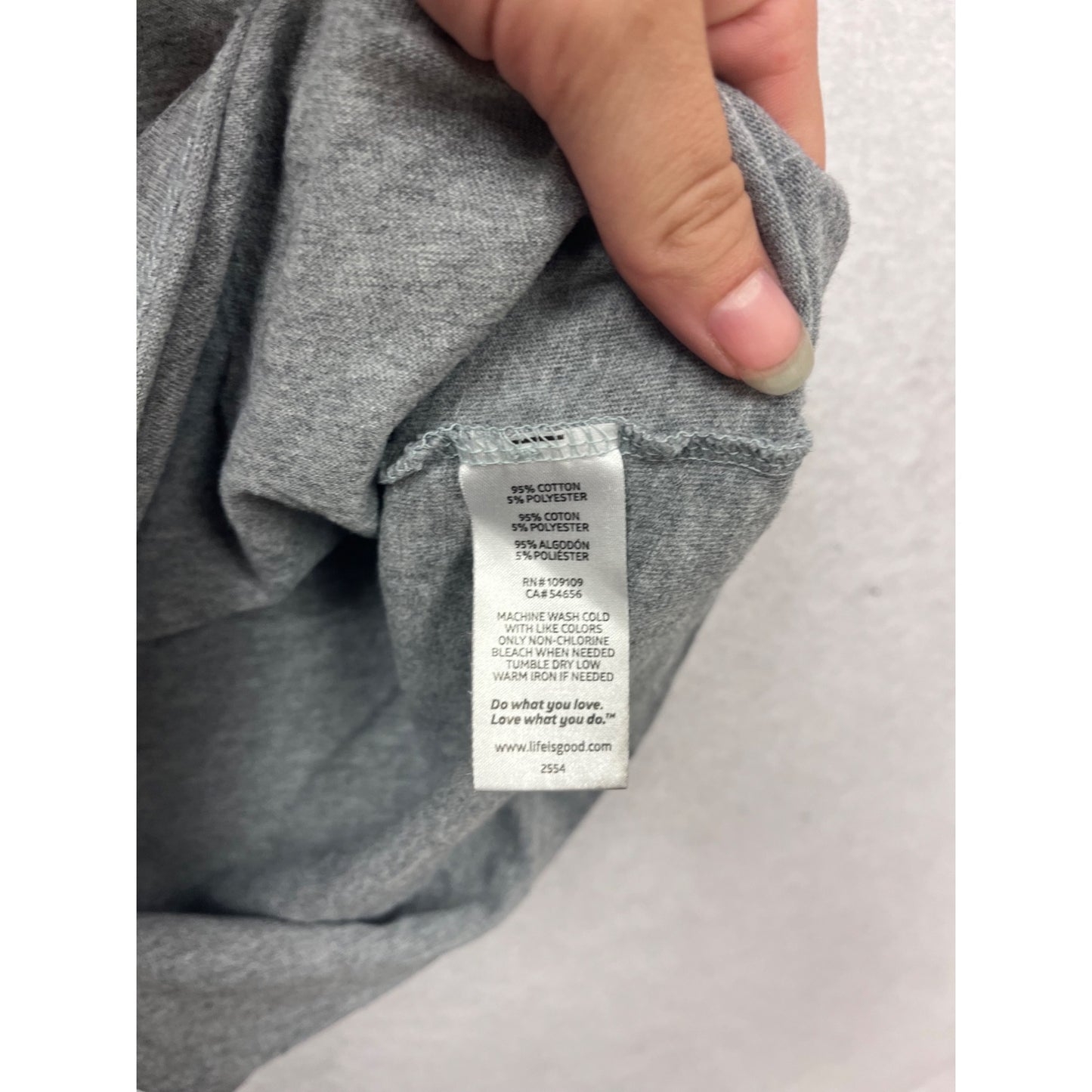 Life Is Good Gray T-Shirt M V-Neck Flip Flop Graphic #240A