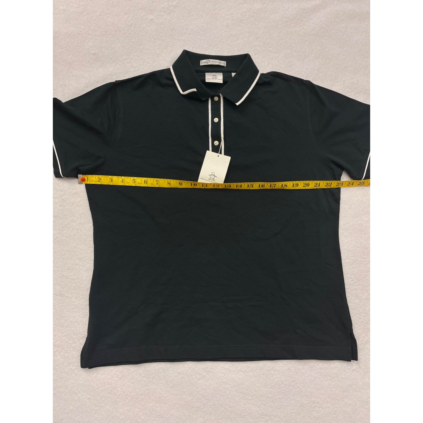 Women’s NWT Munsingwear Black Polo #2815