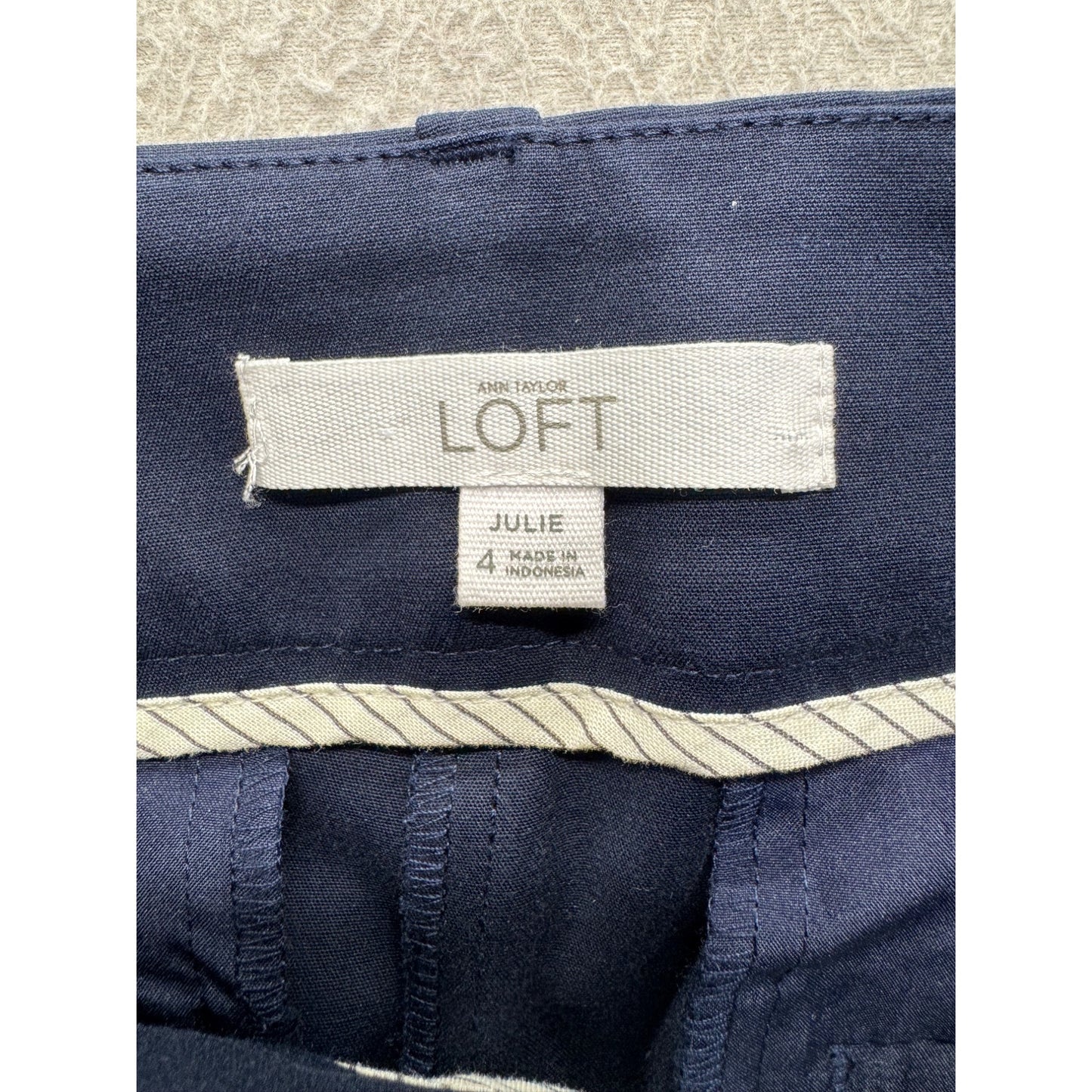 Ann Taylor Loft Julie Riviera Navy Pants Size 4 Cotton Blend Cropped #232B