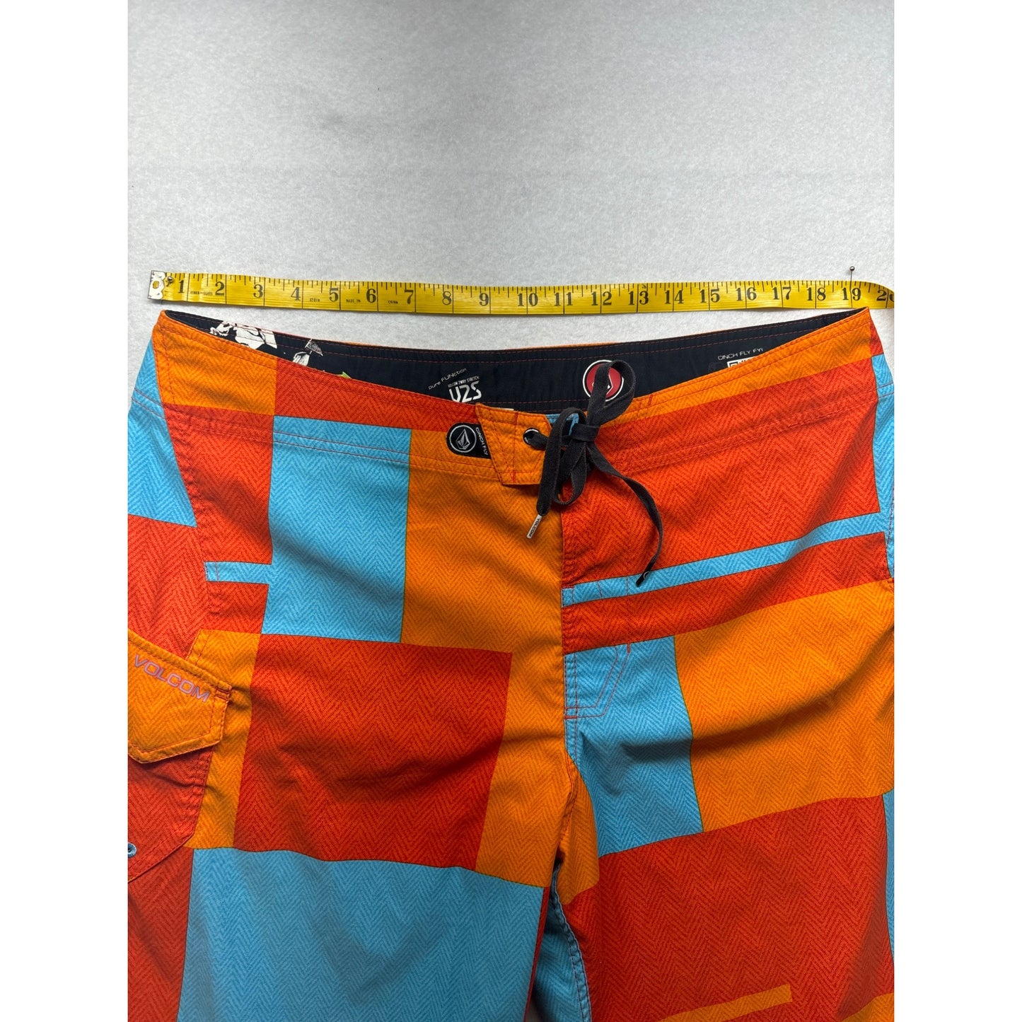 VOLCOM cinch FLY board shorts #2728