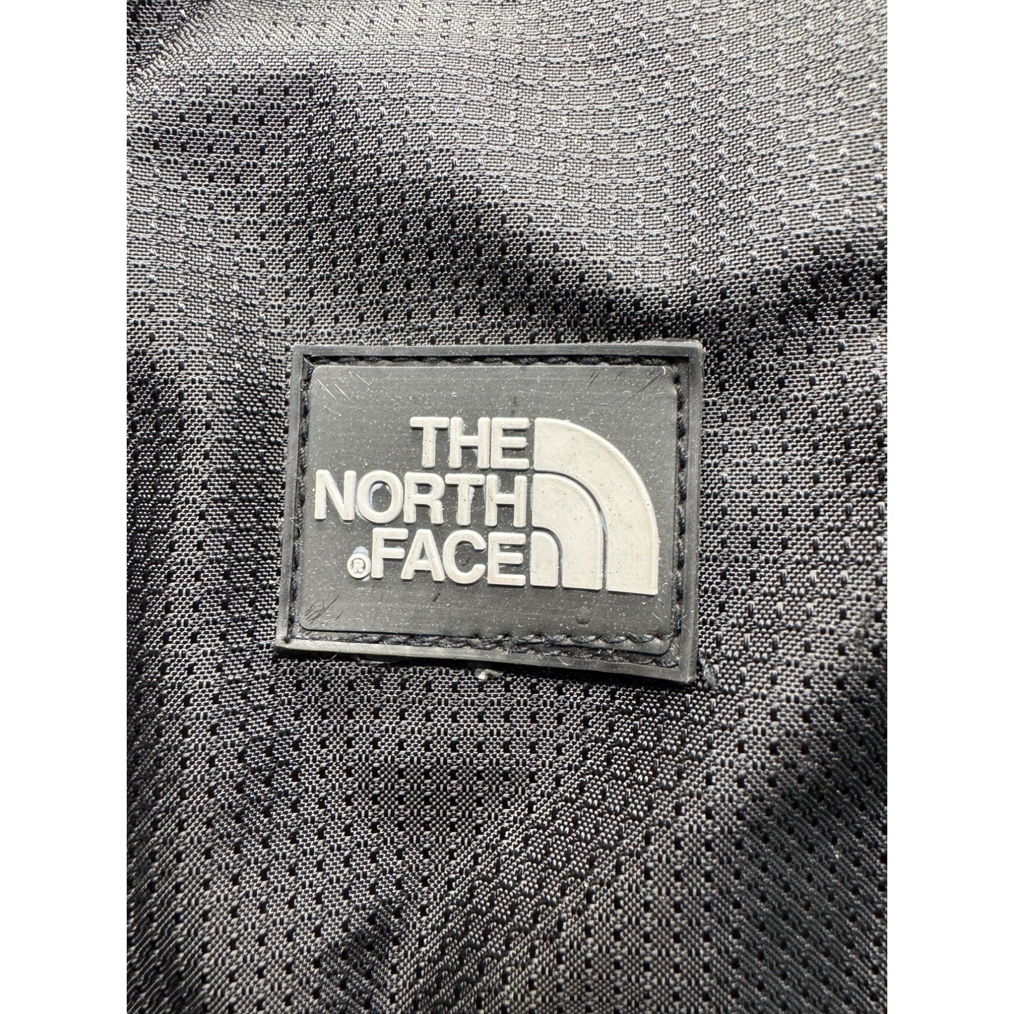 The North Face Large Black Duffel Bag Zip Compartments / Adjustable Straps 106B