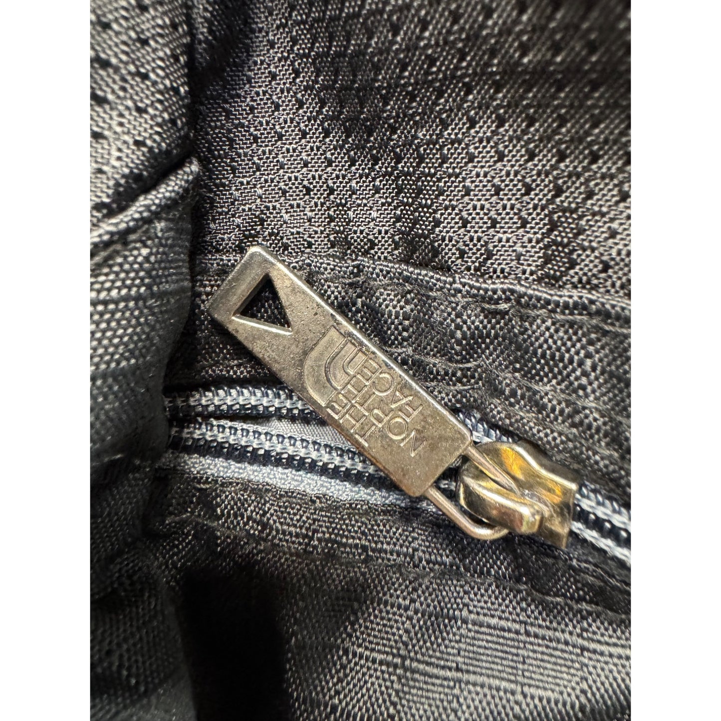 The North Face Large Black Duffel Bag Zip Compartments / Adjustable Straps 106B