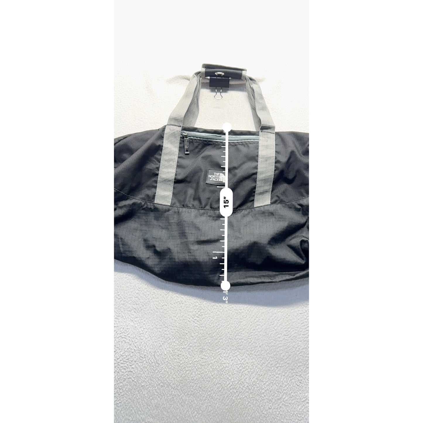 The North Face Large Black Duffel Bag Zip Compartments / Adjustable Straps 106B