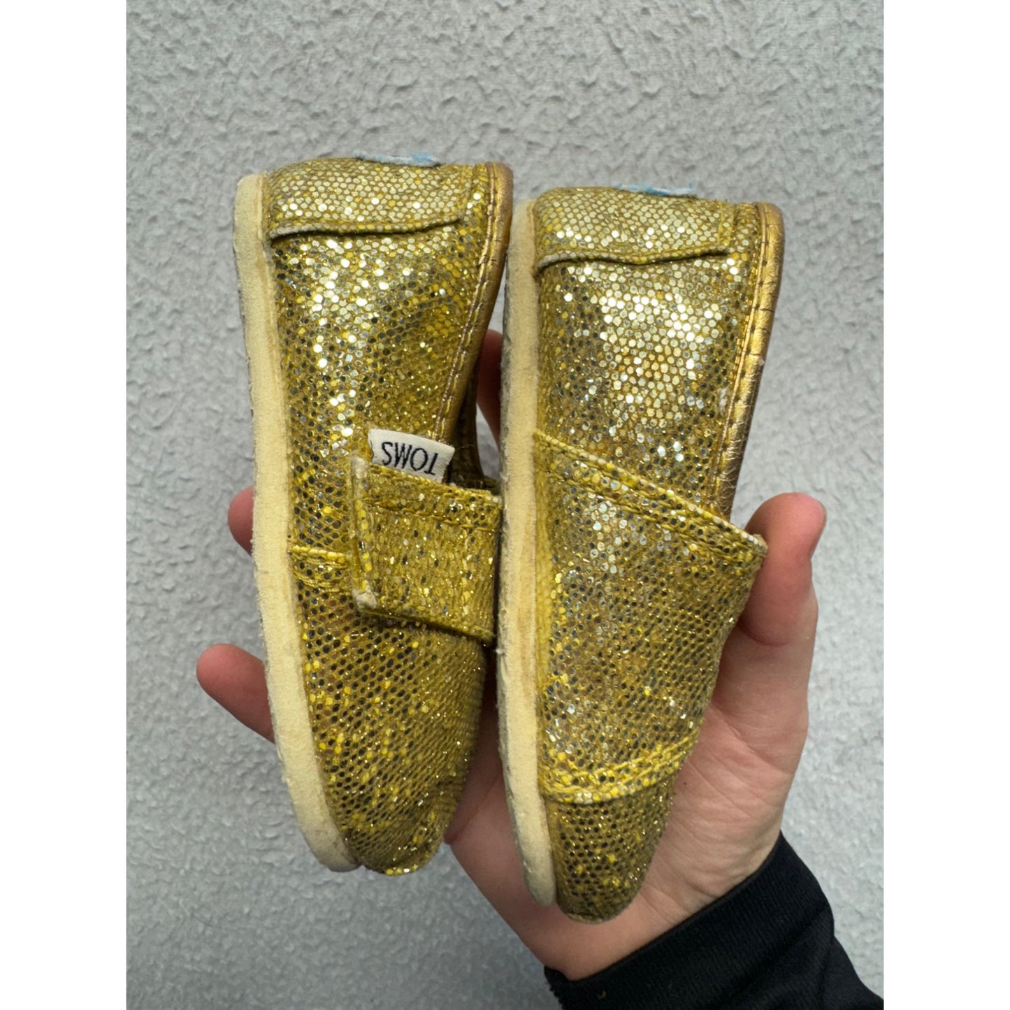Toms Gold Glitter Toddler Shoes With Elastic Strap Closure #9401