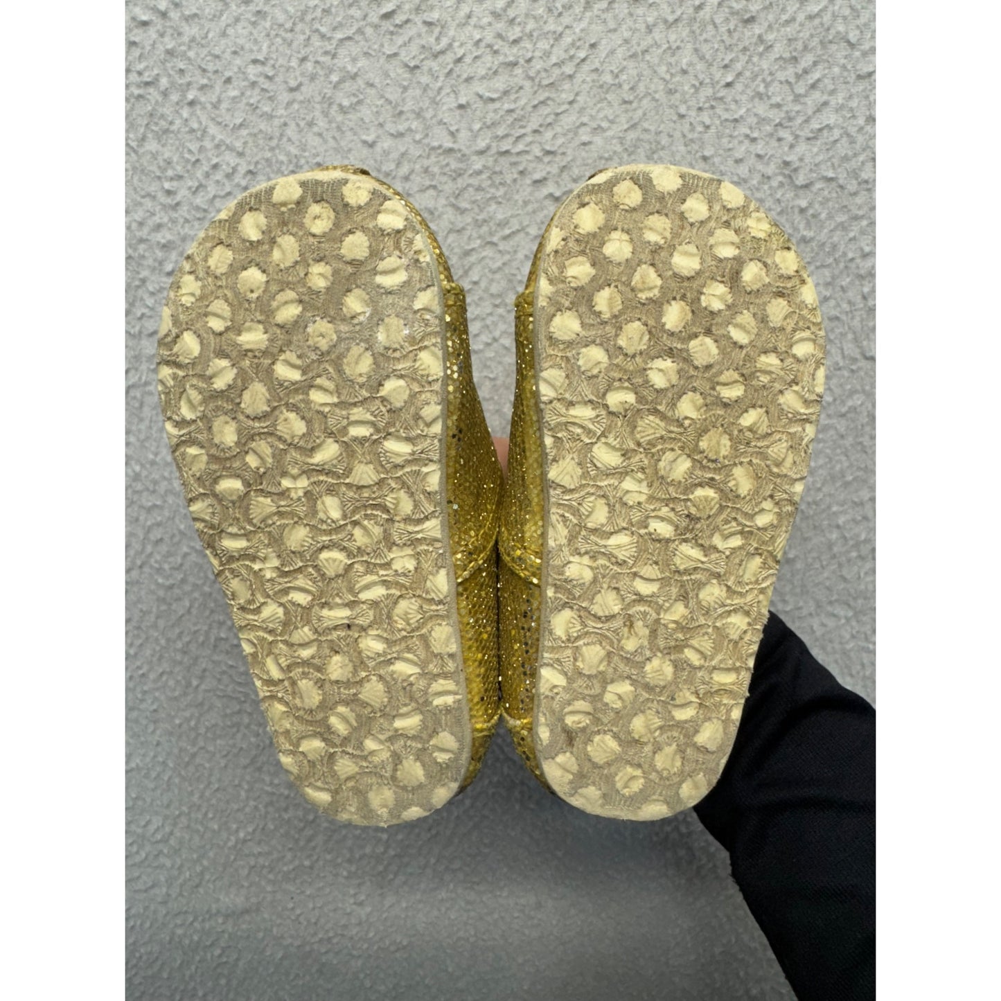 Toms Gold Glitter Toddler Shoes With Elastic Strap Closure #9401