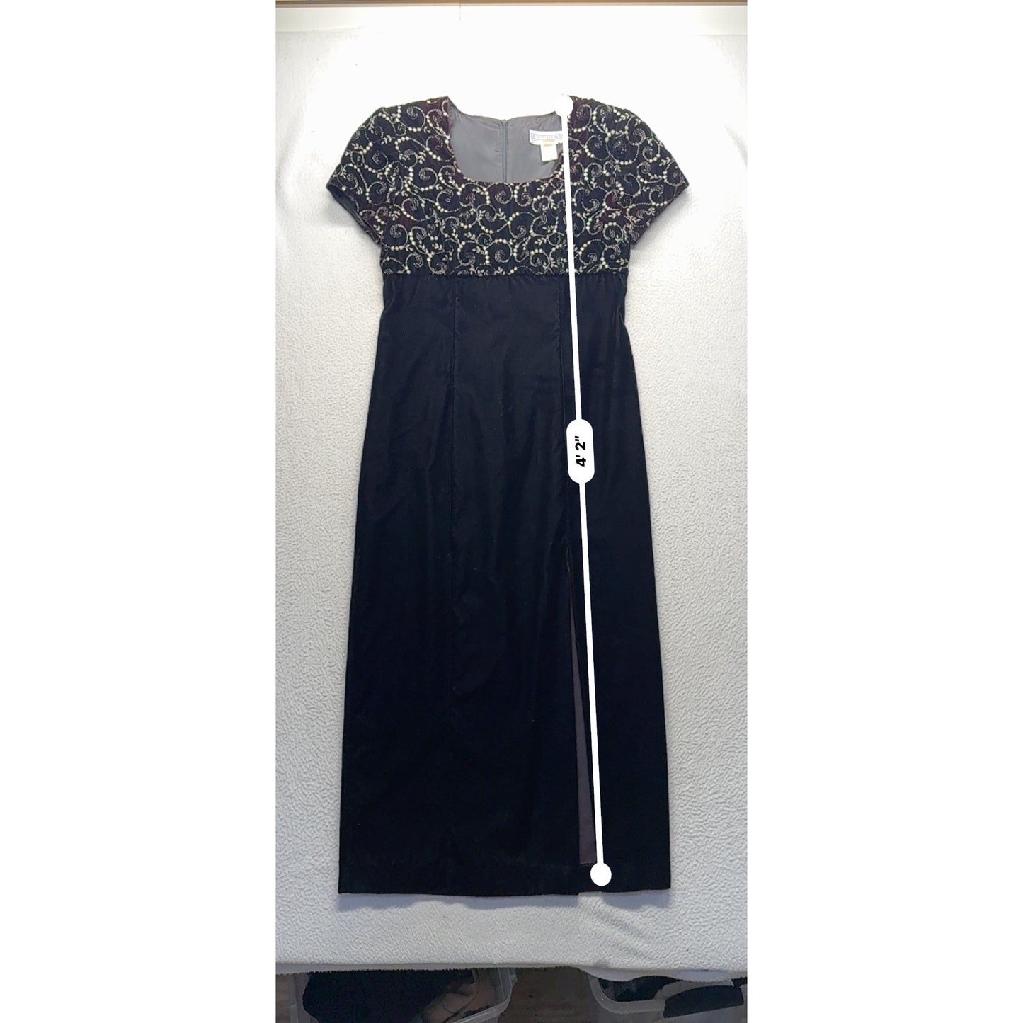 Vintage Jessica Howard Black Velvet & Embroidered Dress Size 8 #156B