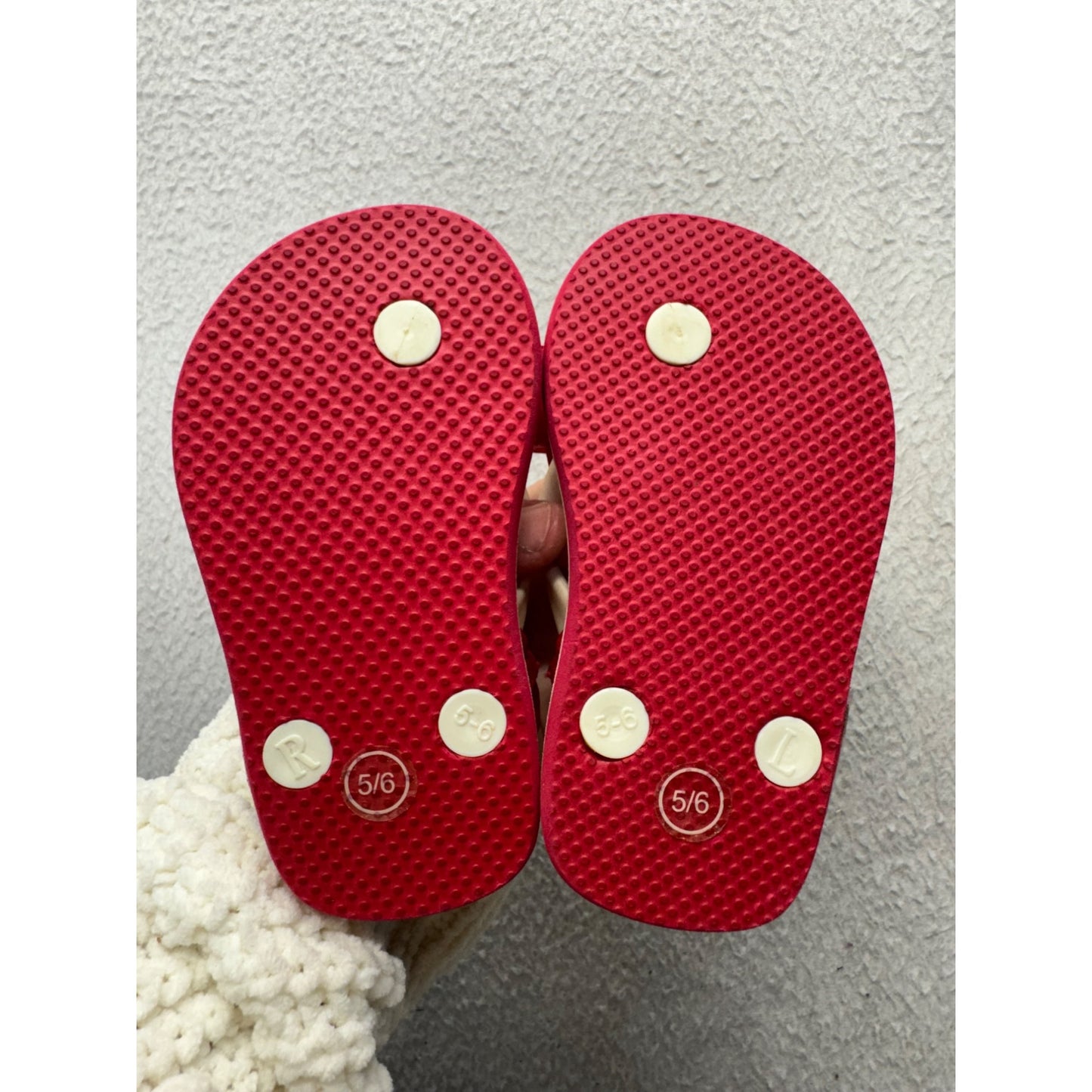 Minnie Mouse Red Polka Dot Flip Flops With Bow Size 5/6 Kids Sandals #9836