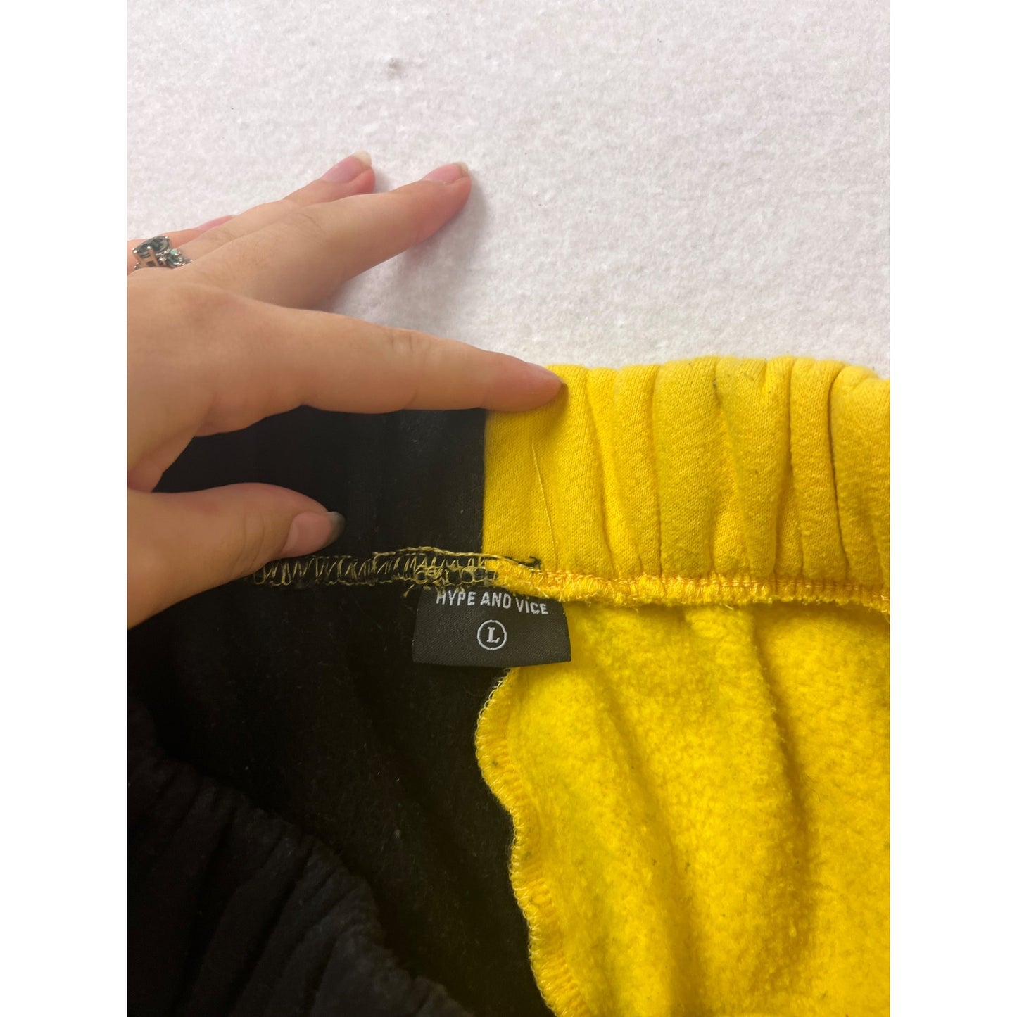 Hype And Vice Iowa Hawkeyes Black & Yellow Jogger Pants L #300A